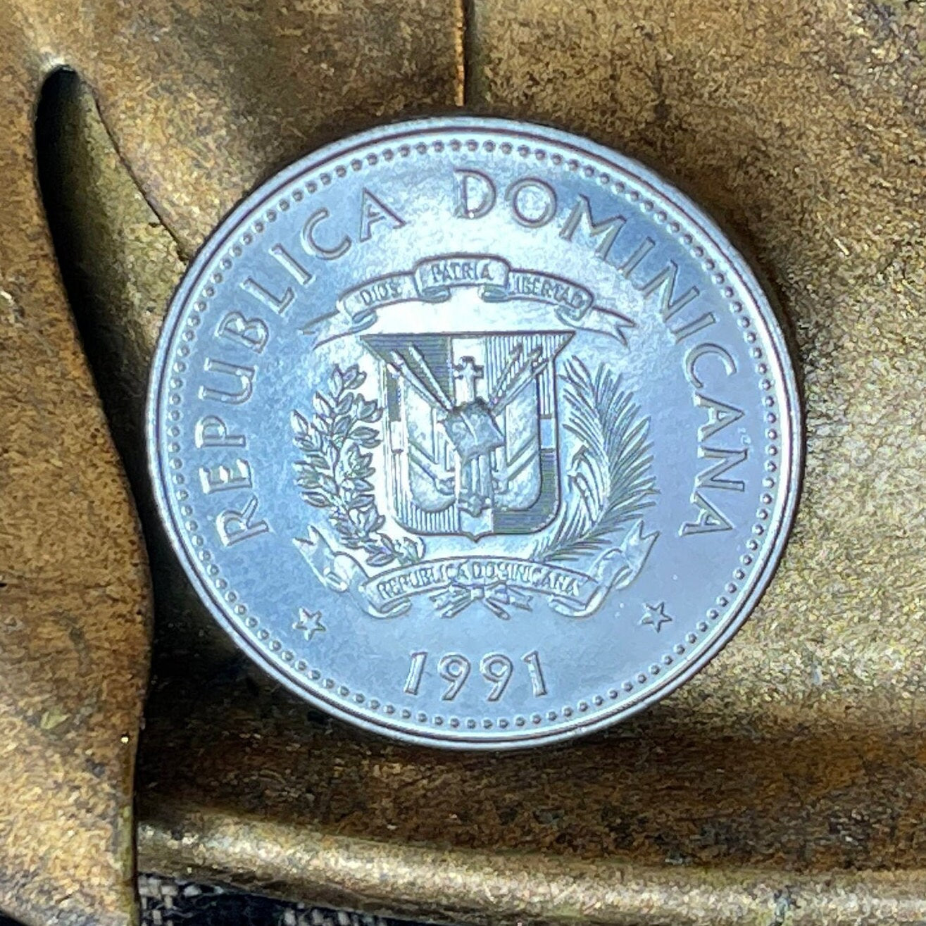 Oxen w/Sugar-cart 25 Centavos Dominican Republic Authentic Coin Money for Jewelry and Craft Making