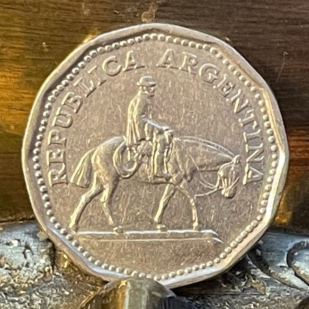 El Gaucho Resero Statue 10 Pesos Argentina Authentic Coin Money for Jewelry (Buenos Aires) (Cowboy) (Herdsman) (Dodecahedron)
