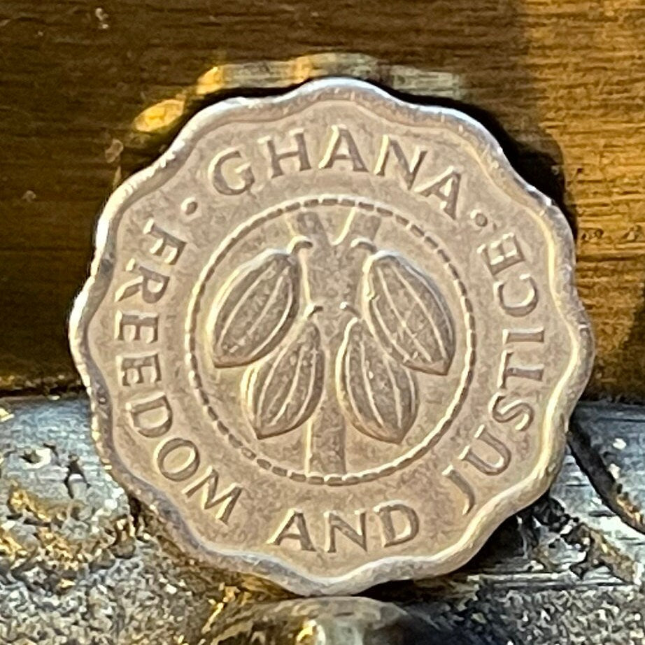 Cocoa Pods 2 1/2 Pesewas Ghana Authentic Coin Money for Jewelry and Craft Making (Chocolate) (Cacao Beans) (Cocoa Beans) (Scalloped Edge)