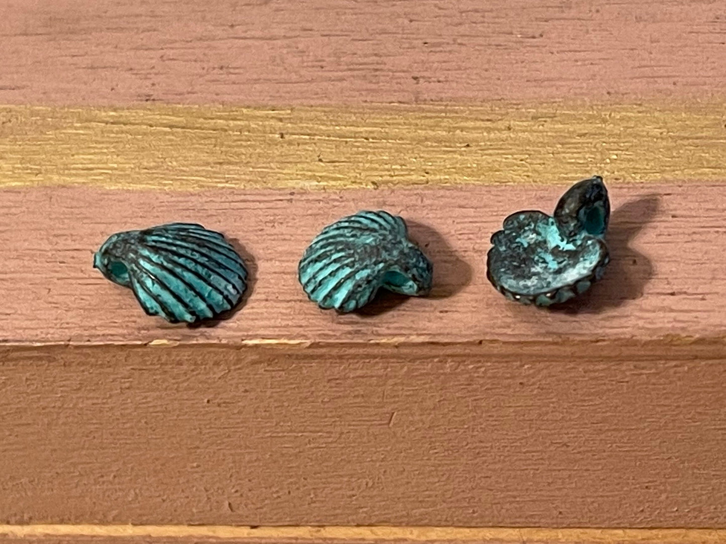 Anchor & scallop shell PREMIUM copper charm assortment – Lot of 3 – green patina – from Mykonos island, Greece - beach nautical seashell