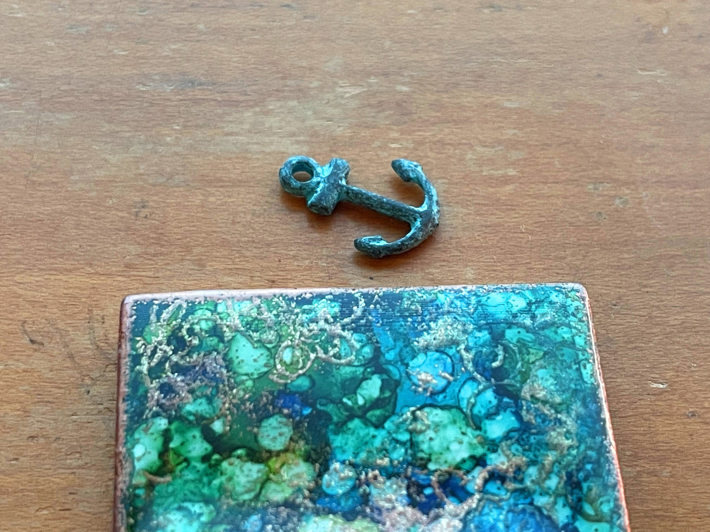 Anchor & scallop shell PREMIUM copper charm assortment – Lot of 3 – green patina – from Mykonos island, Greece - beach nautical seashell
