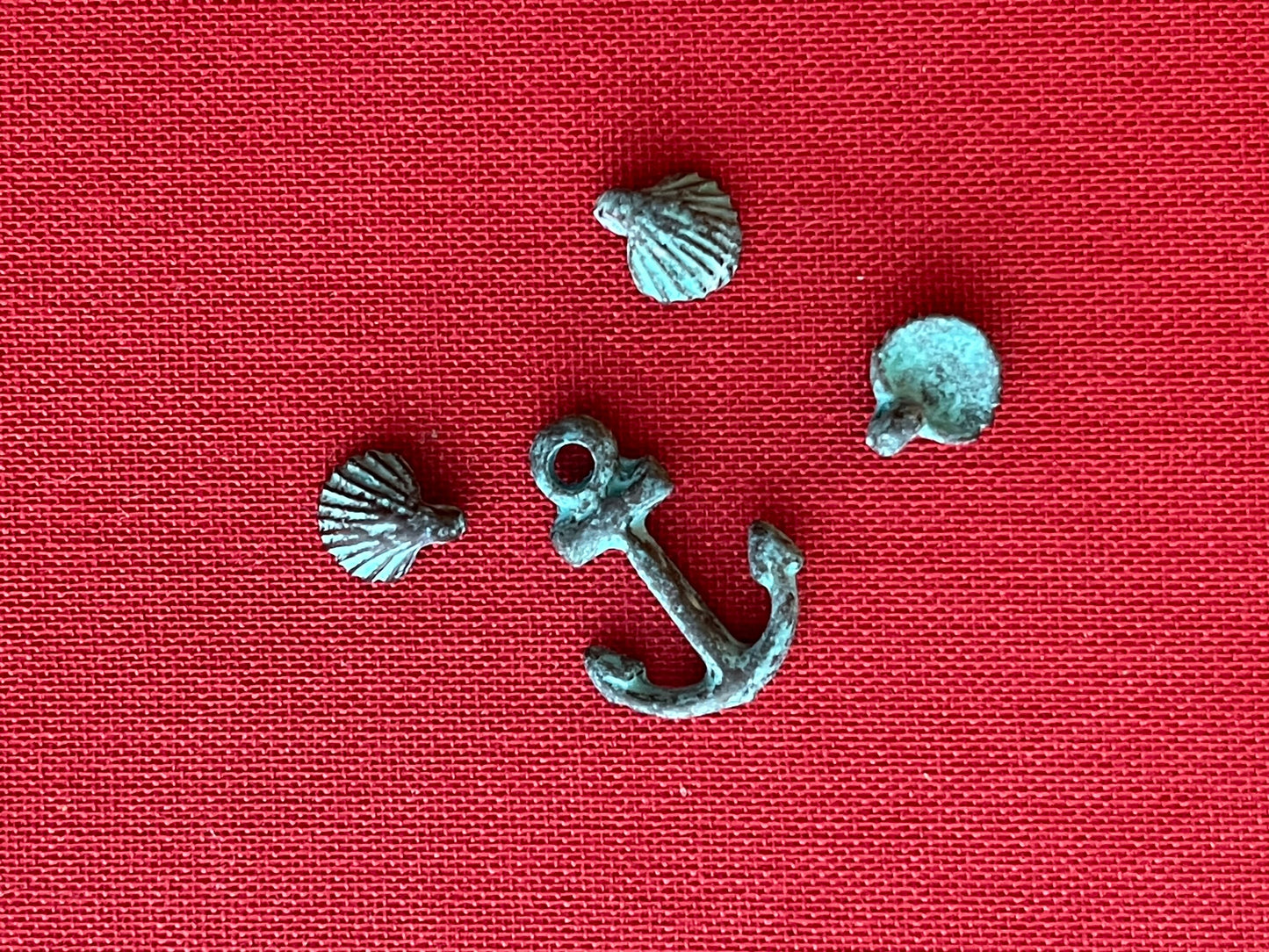 Anchor & scallop shell PREMIUM copper charm assortment – Lot of 3 – green patina – from Mykonos island, Greece - beach nautical seashell