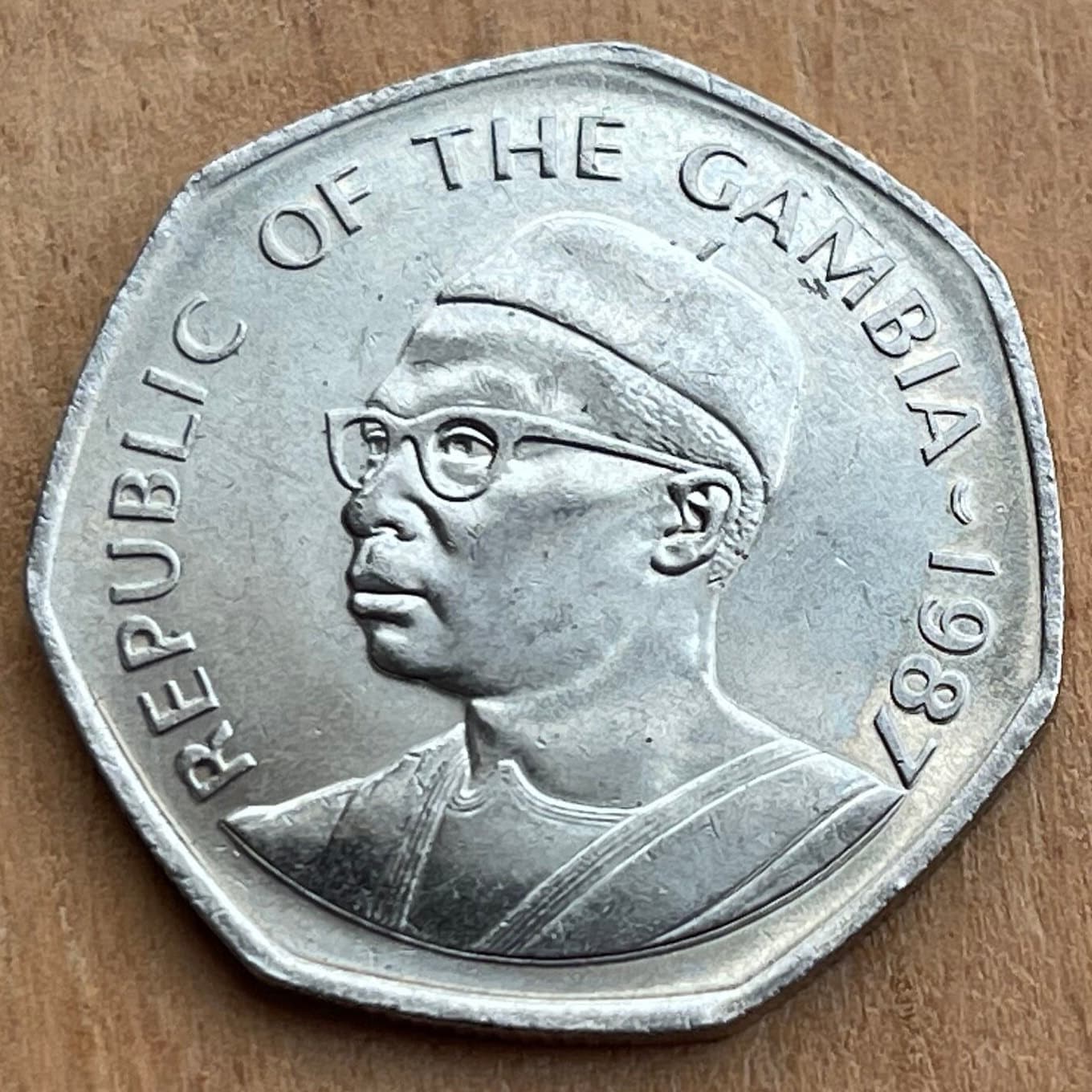 West African Slender-Snouted Crocodile & President Dawda Kairaba Jawara 1 Dalasi Gambia Authentic Coin Money for Jewelry (Heptagonal) 1987