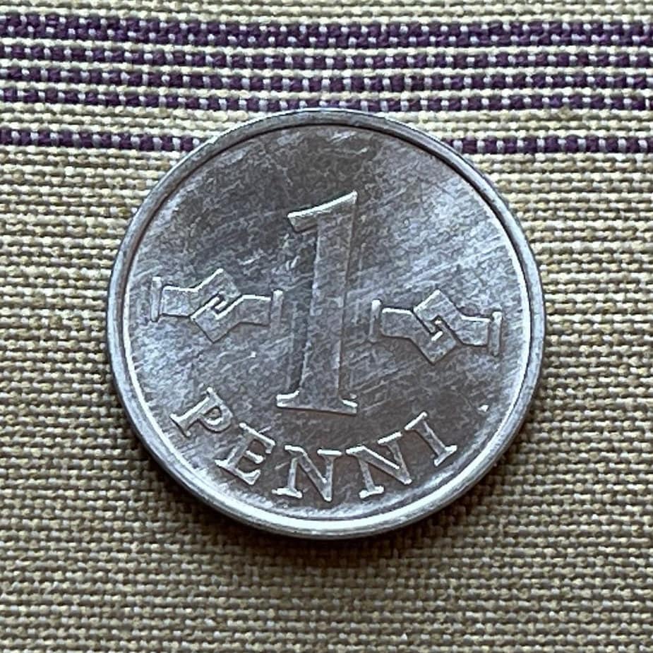 Gorgon Loop 1 Penni Finland Authentic Coin Money for Jewelry and Craft Making (Apple Command Key)