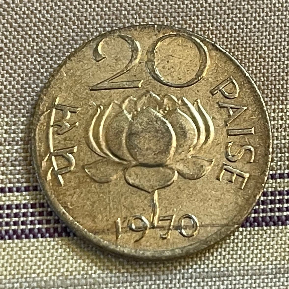 Lotus Blossom & Ashoka Lion Capitol 20 Paise India Authentic Coin Money for Jewelry and Craft Making