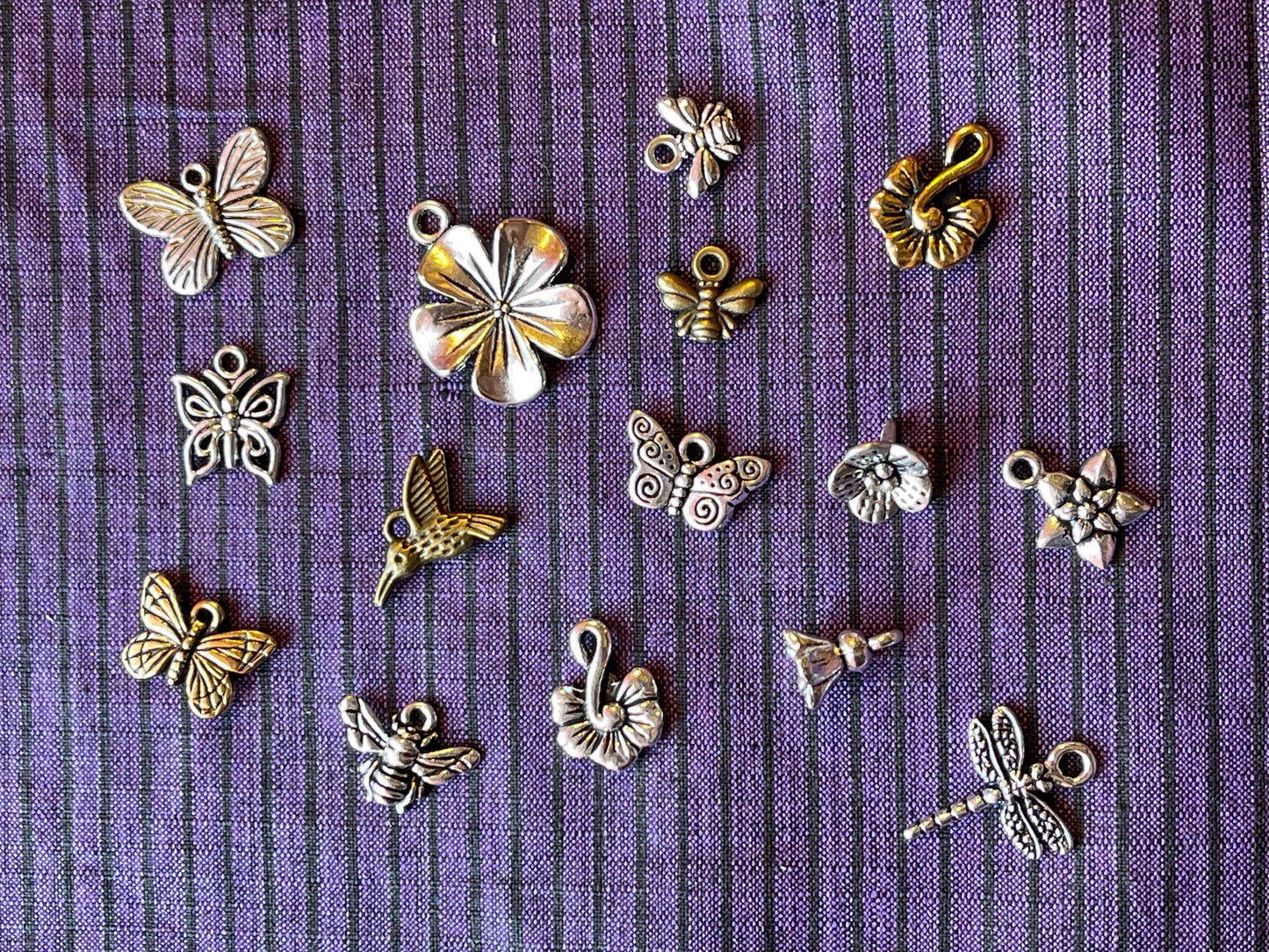 Bee, Butterfly & Blossom PREMIUM Assortment–Lot of 15 charms–gold and silver plated–flowers, hummingbird, dragonfly, bee (Tierracast garden)