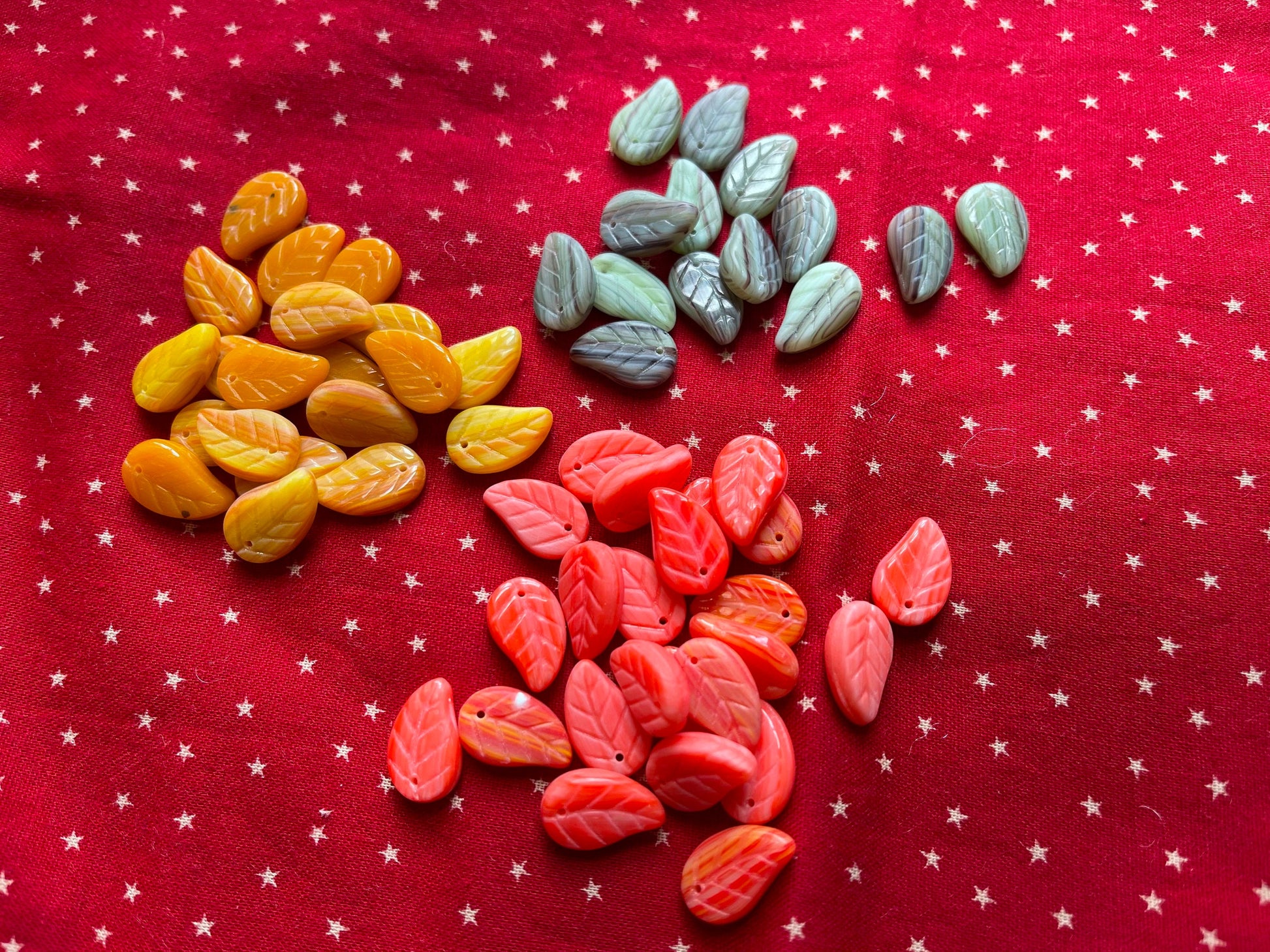 Czech glass leaf drops (choose your color, lot of 6, or 8 assorted pink, green, blue, yellow+) handmade marbled glass leaves (bead charm)