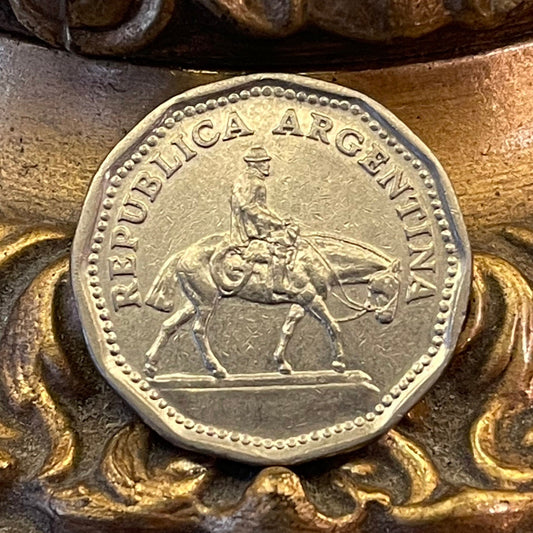 El Gaucho Resero Statue 10 Pesos Argentina Authentic Coin Money for Jewelry (Buenos Aires) (Cowboy) (Herdsman) (Dodecahedron)