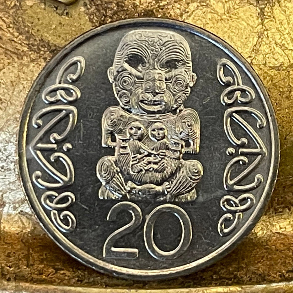 Chief Pūkākī and Two Sons 20 Cents New Zealand Authentic Coin Money for Jewelry and Craft Making (Maori Woodcarving) (Te Arawa)