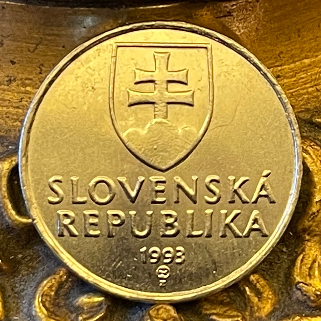 Venus of Hrádok 2 Koruny Slovak Republic Authentic Coin Money for Jewelry (Jaroslav Gubric) (Hrádocká Venuša) (Neolithic) (Slovak Troy)