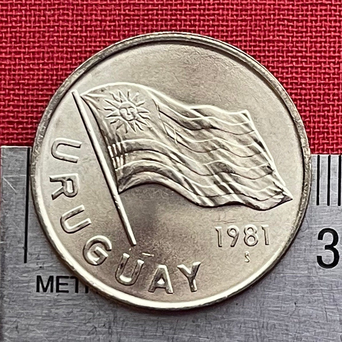 Flag Waving & Cockspur Coral Flower 5 New Pesos Uruguay Authentic Coin Money for Jewelry (Sun of May) (Inca Sun God) (Sol Invictus)