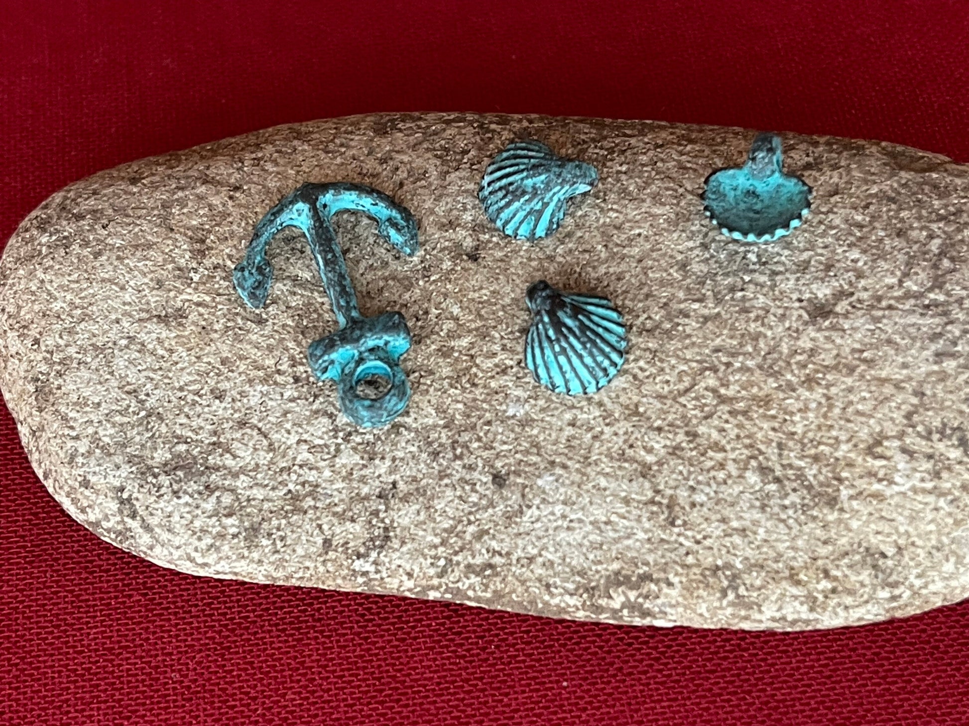 Anchor & scallop shell PREMIUM copper charm assortment – Lot of 3 – green patina – from Mykonos island, Greece - beach nautical seashell