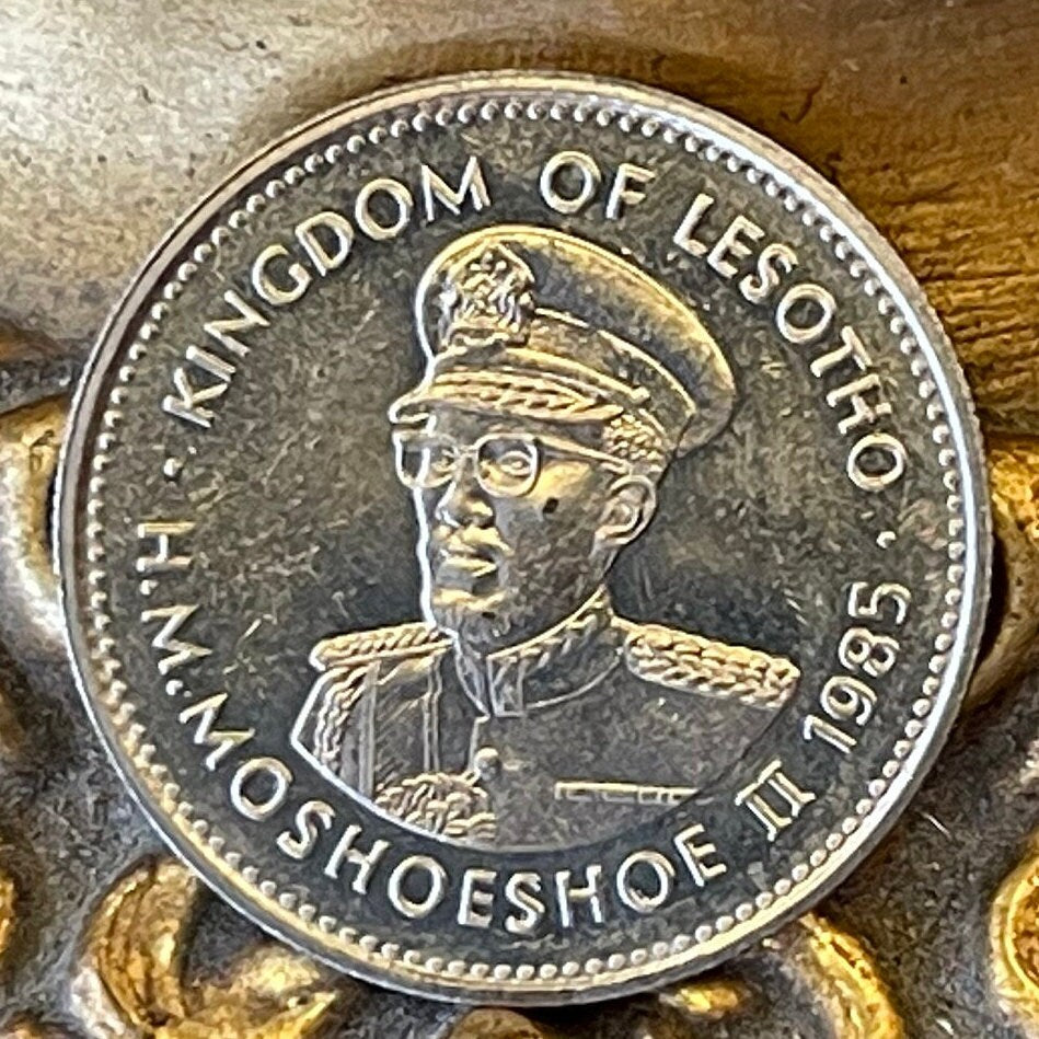King Moshoeshoe II & Mokorotlo Hat-wearing Woman weaves Basotho Basket 25 Lisente Lesotho Authentic Coin Money for Jewelry and Craft Making