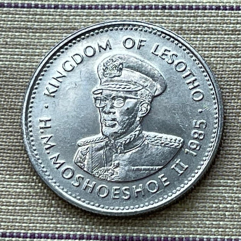King Moshoeshoe II & Mokorotlo Hat-wearing Woman weaves Basotho Basket 25 Lisente Lesotho Authentic Coin Money for Jewelry and Craft Making