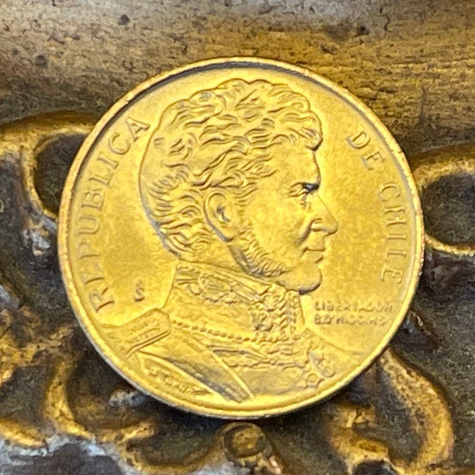 Libertador Bernardo O'Higgins 1 Peso Chile Authentic Coin Money for Jewelry (Revolutionary Leader) (Liberator) (Supreme Director)