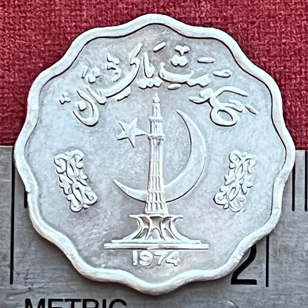 Minar-e-Pakistan & Star and Crescent 10 Paisa Pakistan Authentic Coin Money for Jewelry and Craft Making (Lahore Incident) (Scalloped Coin)