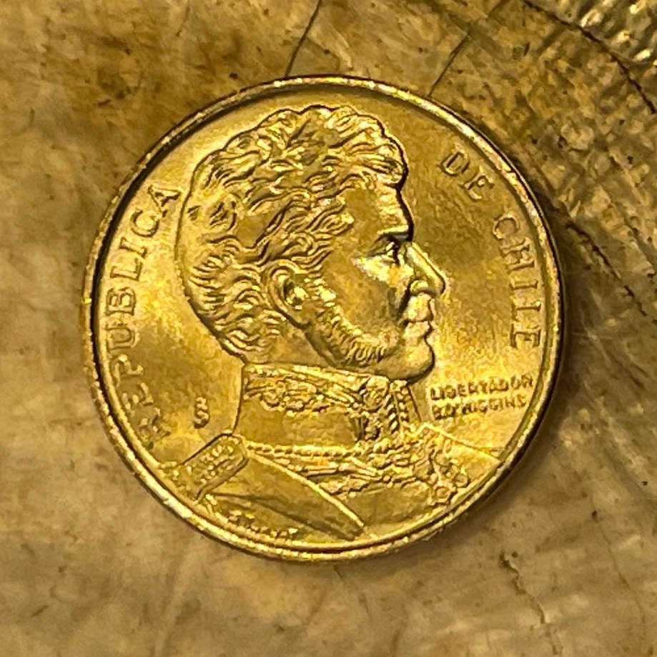 Libertador Bernardo O'Higgins 1 Peso Chile Authentic Coin Money for Jewelry (Revolutionary Leader) (Liberator) (Supreme Director)