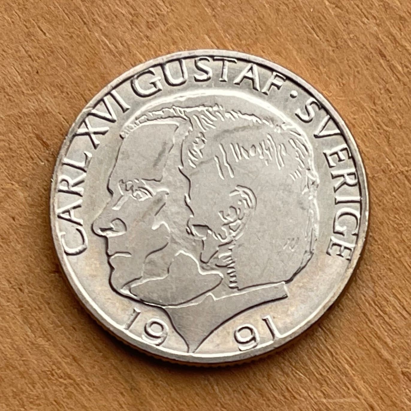 King Carl XVI Gustaf 1 Krona Sweden Authentic Coin Money for Jewelry and Craft Making (Three Crowns)