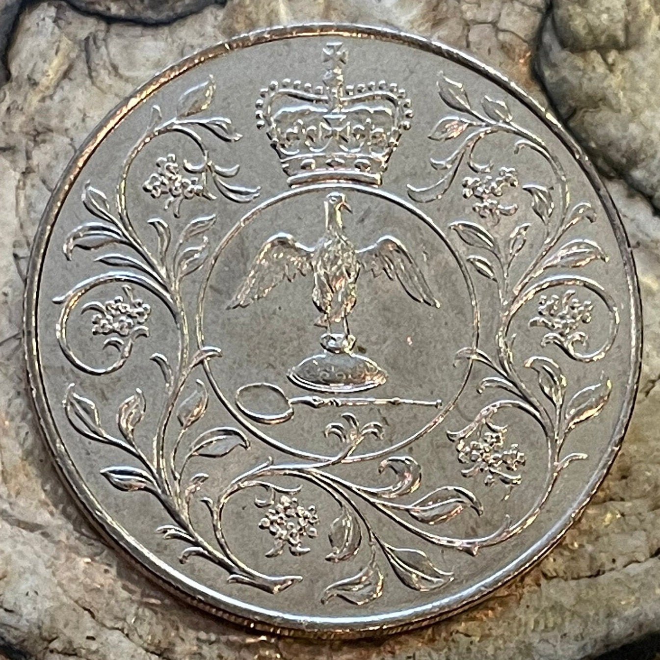 Horseback Queen Elizabeth II & Coronation Regalia 25 New Pence Authentic Coin Money for Jewelry and Craft Making (25th Anniversary) (1977)