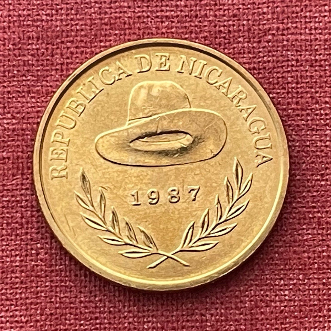 Augusto Sandino's Hat 50 Centavos Nicargua Authentic Coin Money for Jewelry (Vaquero Hat) (Revolutionary Leader) (Broad-Brimmed Hat) 1987